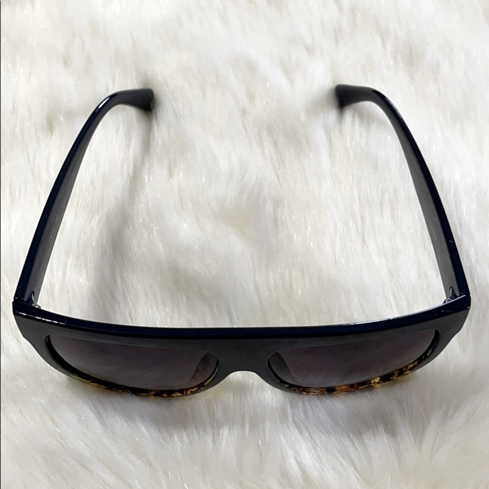 2 for $22 mix Sunglasses - Picture 5 of 5